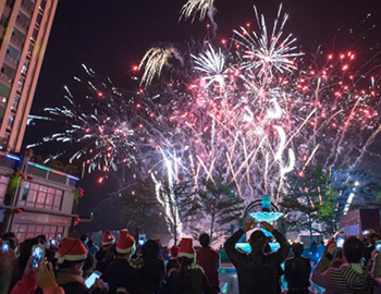 建發(fā)瓏璟灣&瓏玥灣：2016年大型煙花秀圓滿(mǎn)落幕